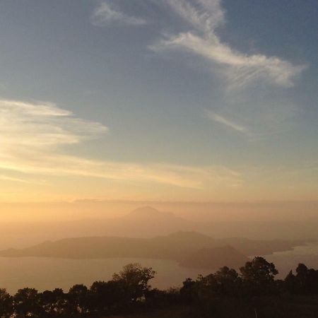 A Breath Taking View Of Taal Lake & Volcano Tagaytay City Exterior foto